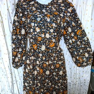 Floral Dress with POCKETS!